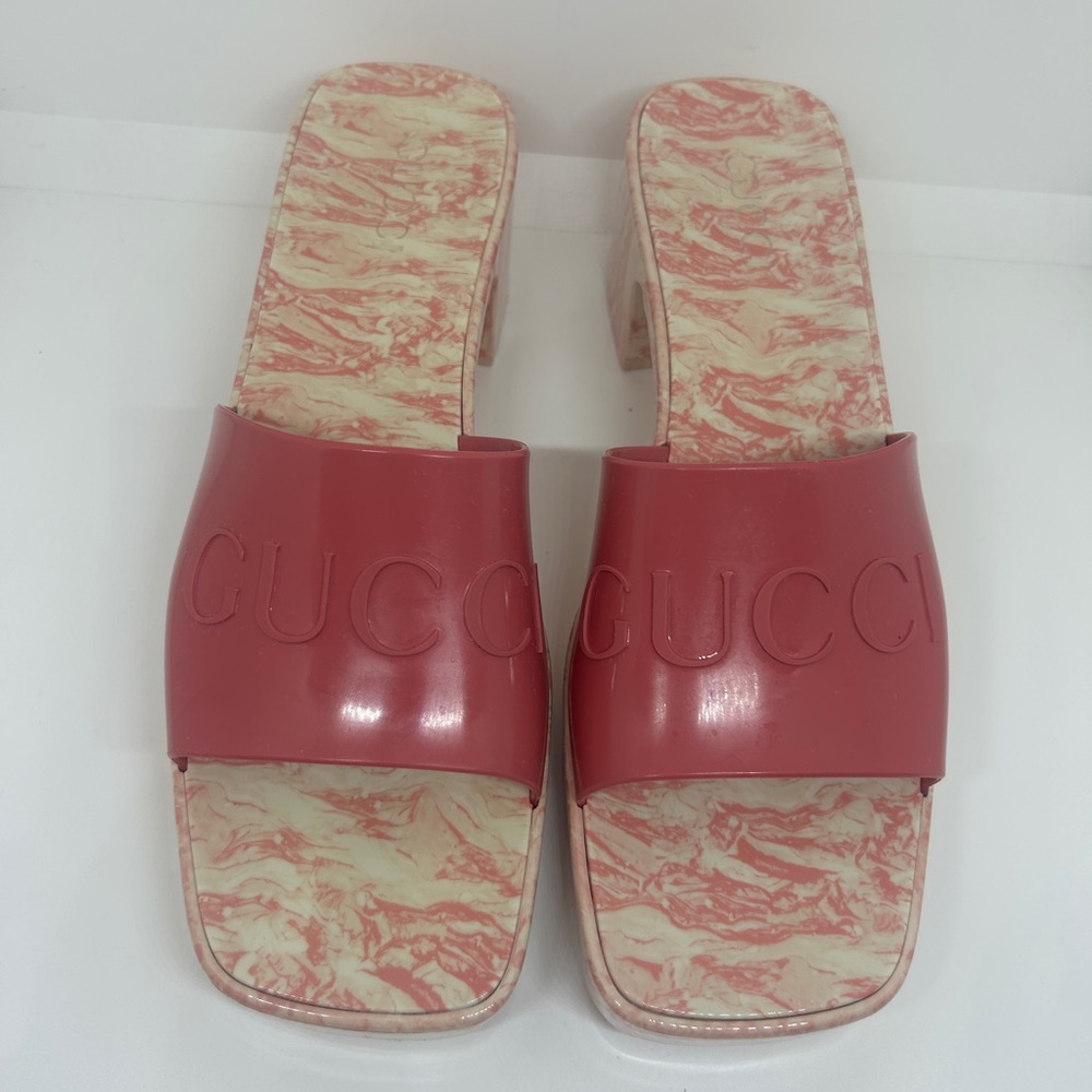 Gucci rose rubber sandals